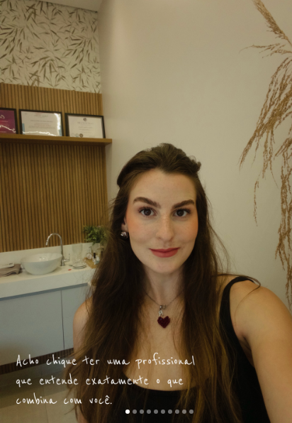 Aléxia Julian, beauty artist em Araras-SP, em seu estúdio